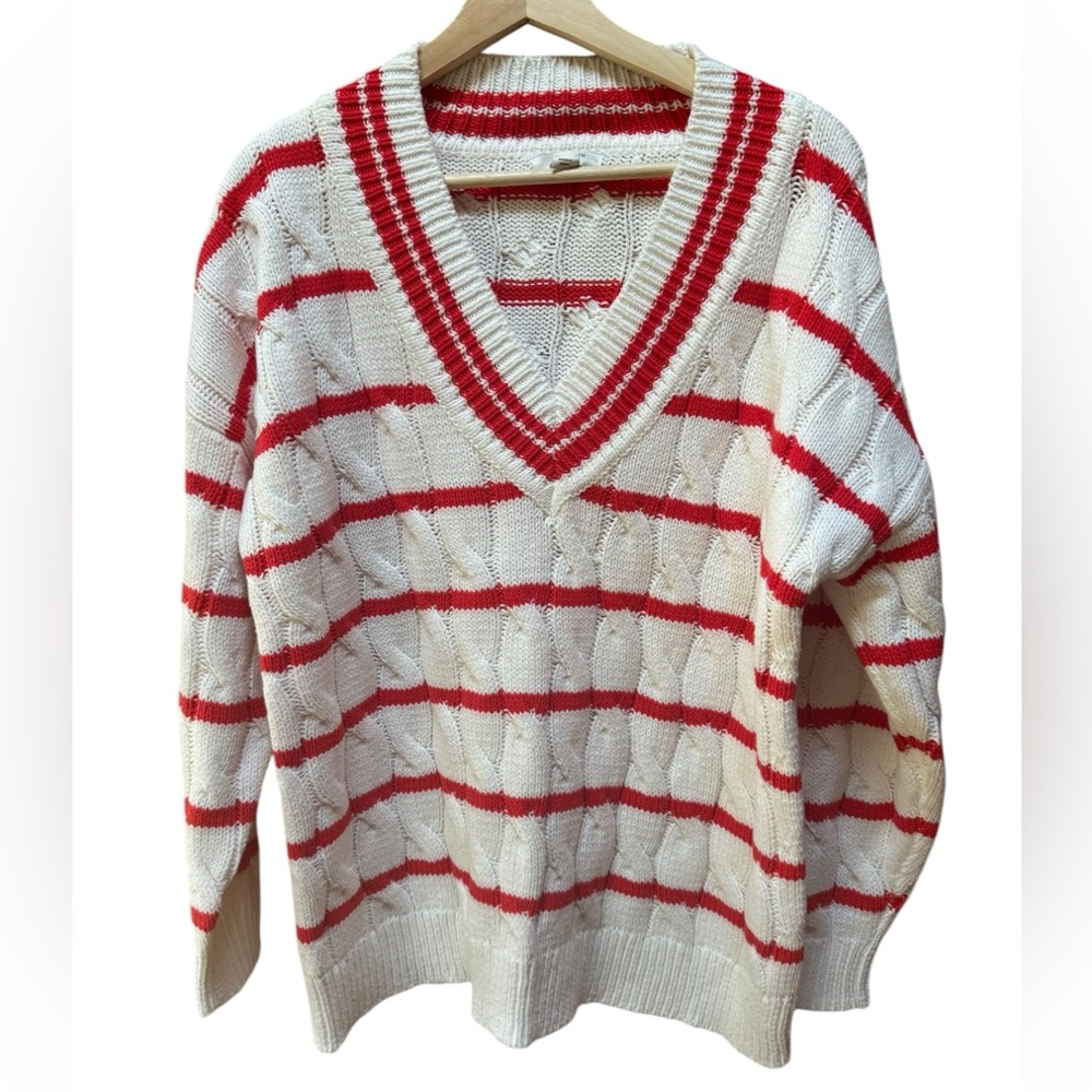 NWOT On‎ 34th Cable Knit V-Neck Sweater